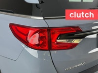 NO ACCIDENTS / CLEAN CARFAX / 1 OWNER / Parking Sensors, Power Driver Seat, Power Sliding Doors and... (image 9)