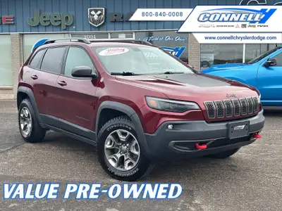 This Jeep Cherokee Trailhawk comes with plentiful amenities. Powering this vehicle is a robust V6 Cy...