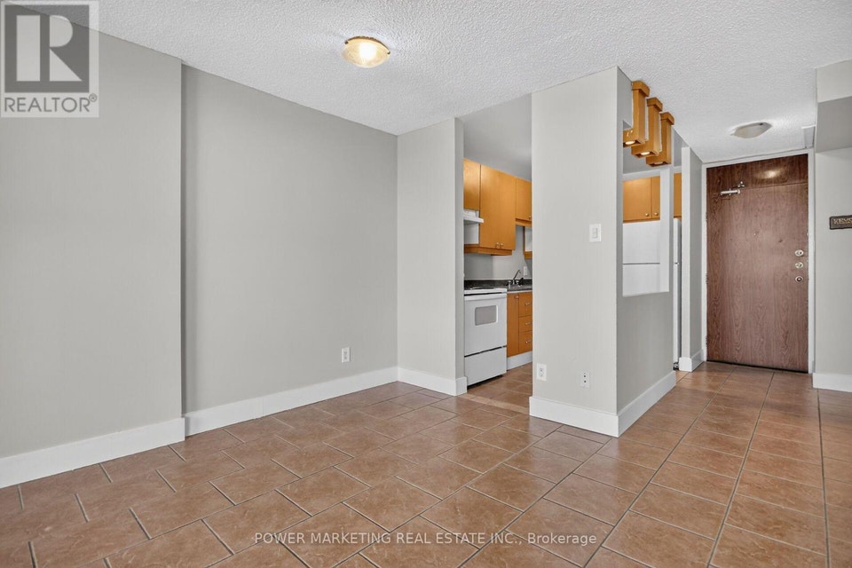 810 - 2020 JASMINE CRESCENT Ottawa, Ontario 5