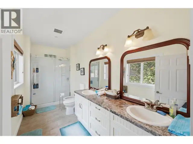 3935 Lakeside Road Penticton, British Columbia in Houses for Sale in Penticton - Image 37