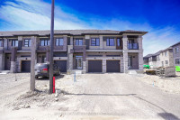 GORGEOUS CURB APPEAL! Stunning 3 BR 3 WR Townhome In Brantford