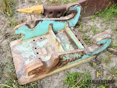 GARIER HITACHI EX300 LC-3 Crawler Excavator Quick Attach Plate 4 inch top pin diameter 22 inch betwe...