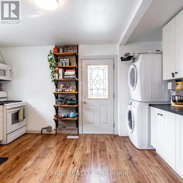 196 HUNTER STREET E Peterborough East (Central), Ontario62854412785409122