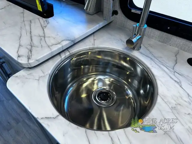 2024 Thor Motor Coach Gemini AWD 23TE Brand new ! Save Huge ! in RVs & Motorhomes in Moncton - Image 34