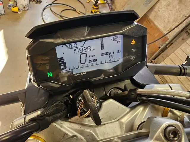 2019 BMW g 310r motorcycle abs Project or Parts Bike in Motorcycle Parts & Accessories in Winnipeg - Image 6