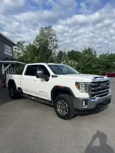 2022 GMC Sierra SLE 8 Cylinder 6.6L Diesel 4×4 Power seats Power Windows Power Locks Tilt Steering C...