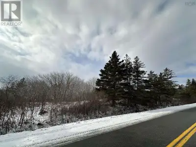 6 acres lot with oceanfront on Lobster bay to build your home! ~115 ft of road frontage on Argyle So...