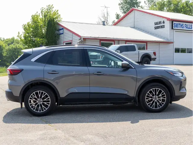 2024 Ford Escape PHEV443342013407569925
