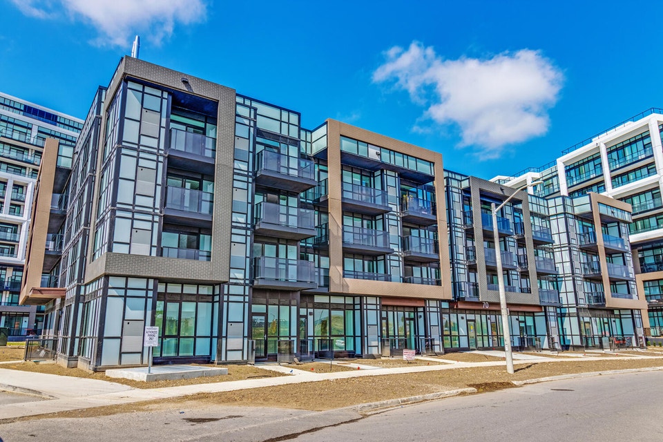 One Plus Den Furnished unit 5