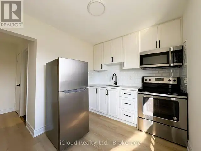 UPPER - 1373 DAVENPORT ROAD Toronto (Dovercourt-Wallace Emerson- in Long Term Rentals in City of Toronto - Image 6