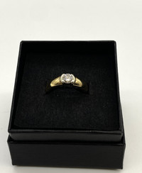 18 Karat Yellow & White Gold Diamond Ring  w Appraisal A$1,275
