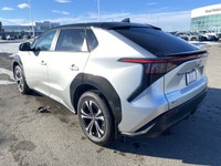 *Vehicle history form conveniently located in vehicle photos. AMVIC LICENSED DEALER ... Engine: Elec... (image 3)