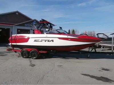 Supra SE450 2015 Longeur / Length : 24'6'' Largeur / Beam : 102” Capacité / Capacity : 18 Passagers...