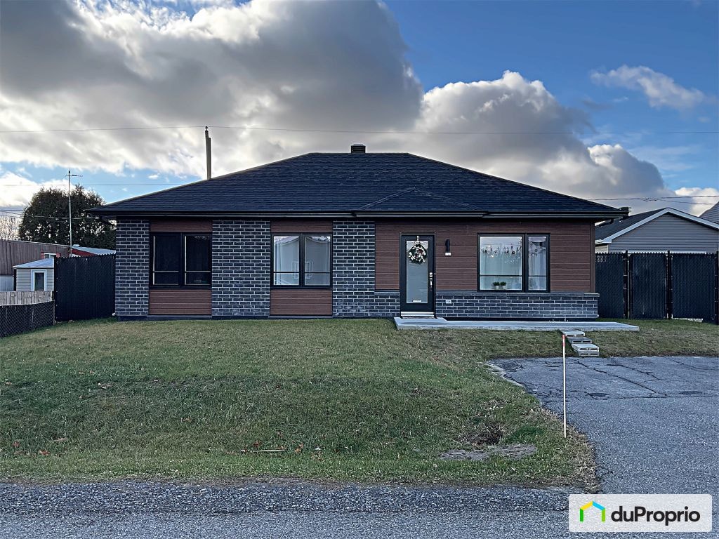 $475,000 - Bungalow for sale in Lanoraie — photo 1