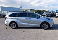 2025 Toyota Sienna XLE 8 Passenger | Certified | One Owner | CarPlay **MARKET VALUE PRICING**. Welco... (image 8)