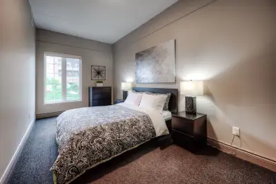 Furnished Executive suites on Harmony Square - THE BODEGA INN, View more