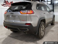 This Jeep Cherokee boasts a Regular Unleaded V-6 3.2 L/198 engine powering this Automatic transmissi... (image 5)