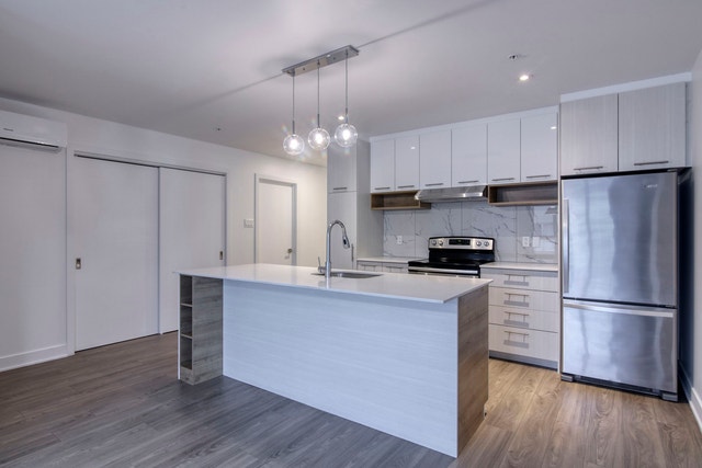 9675 Av. Papineau — photo 1