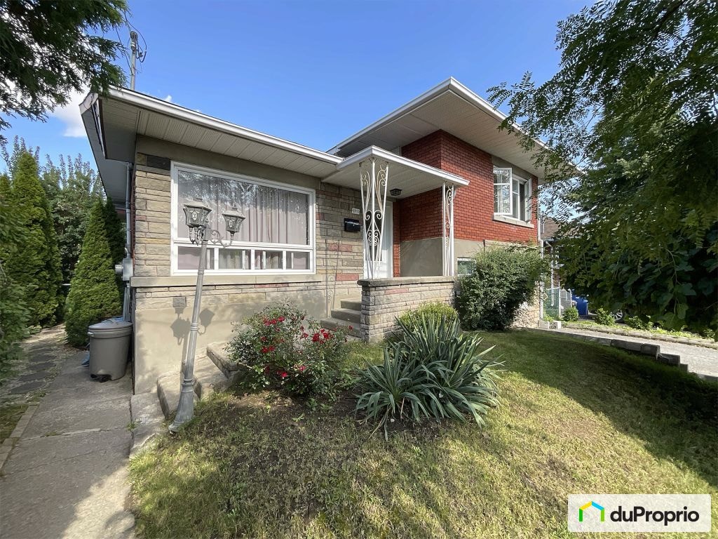 $737,000 - Split Level for sale in North Montreal — photo 1