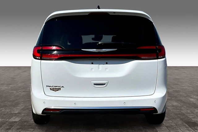 2024 Chrysler Pacifica Touring L in Cars & Trucks in Edmonton - Image 4
