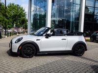 No Accidents Vehicle. Premier Line 2.0, Black Mirror Caps, Piano Black Exterior Trim. Finished in Na... (image 2)