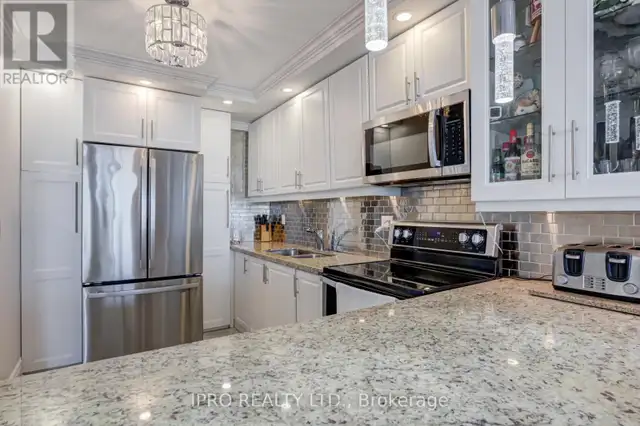 2412 - 10 MARTHA EATON WAY Toronto (Brookhaven-Amesbury), Ontari62866662462211124