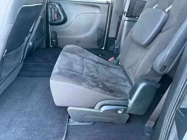 2018 DODGE Grand Caravan SXT in Cars & Trucks in Laval / North Shore - Image 17