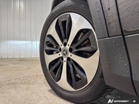 The 2024 Mercedes-Benz GLA 250 4MATIC blends luxury, performance, and advanced technology into a com... (image 9)