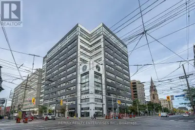 Welcome To The Clocktower Lofts, A Highly Sought-After Address In The Heart Of Vibrant King West! Th...
