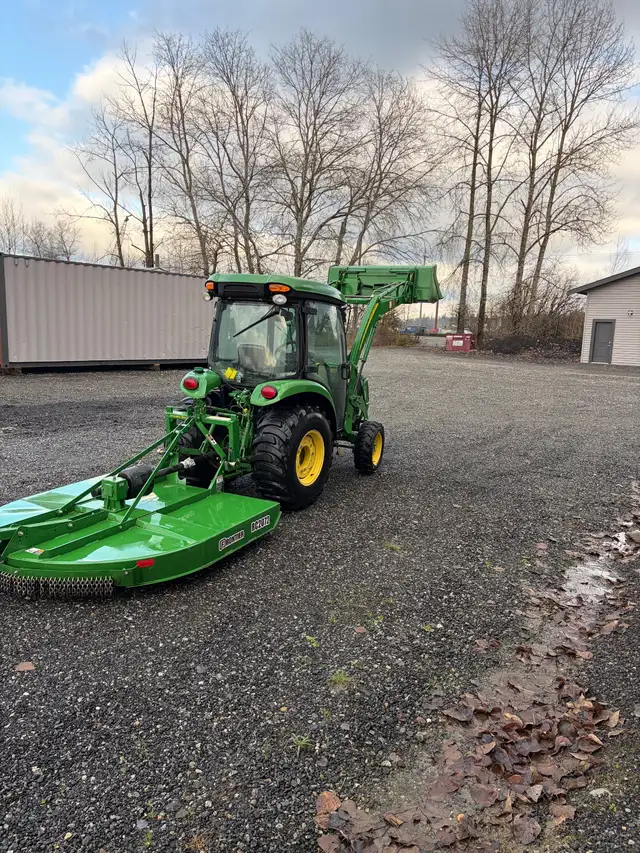 TRACTOR FOR HIRE555654750132643845