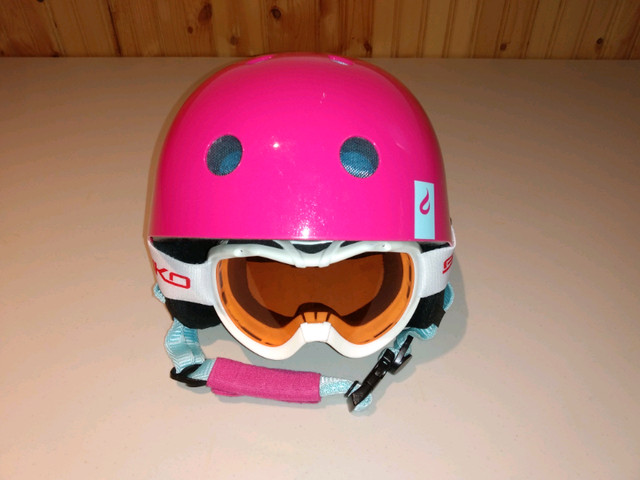 Ensemble de casque et lunettes de ski pour enfant dans Ski  à Longueuil/Rive Sud - Image 4