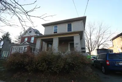Renovated 2-Bedroom Suite — All-Inclusive | 107 Lake Street, St. Catharines Welcome to Unit 2 at 107...