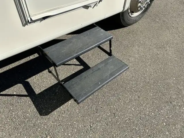 2022 Coachmen RV Mirada 35ESF in RVs & Motorhomes in Red Deer - Image 26