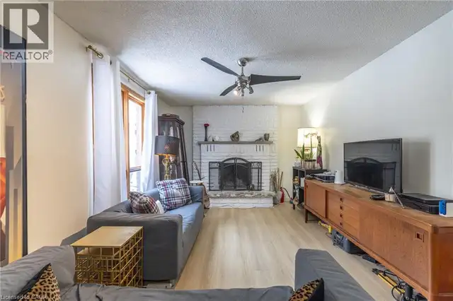 104 HENRY Street Rockwood, Ontario in Houses for Sale in Guelph - Image 7