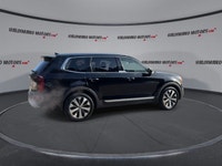 This Kia Telluride has a strong Gas V-6 3.8 L engine powering this Automatic transmission. Sunroof,... (image 7)
