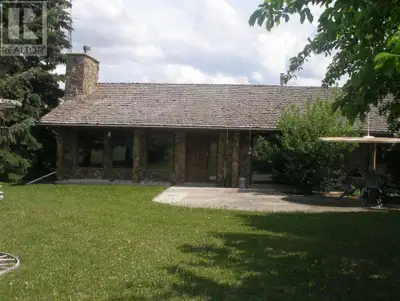 Looking for lots of room for your horses or to run a cow/calf operation or a business ( welding or m...