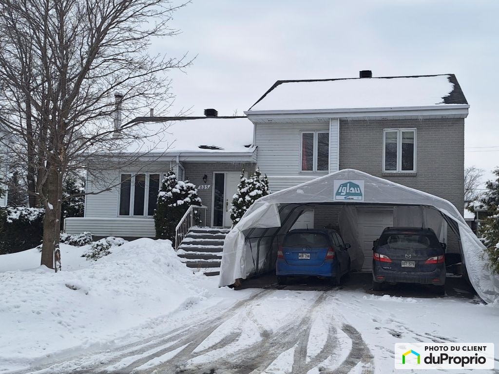 $549,900 - Split Level for sale in Lavaltrie — photo 1