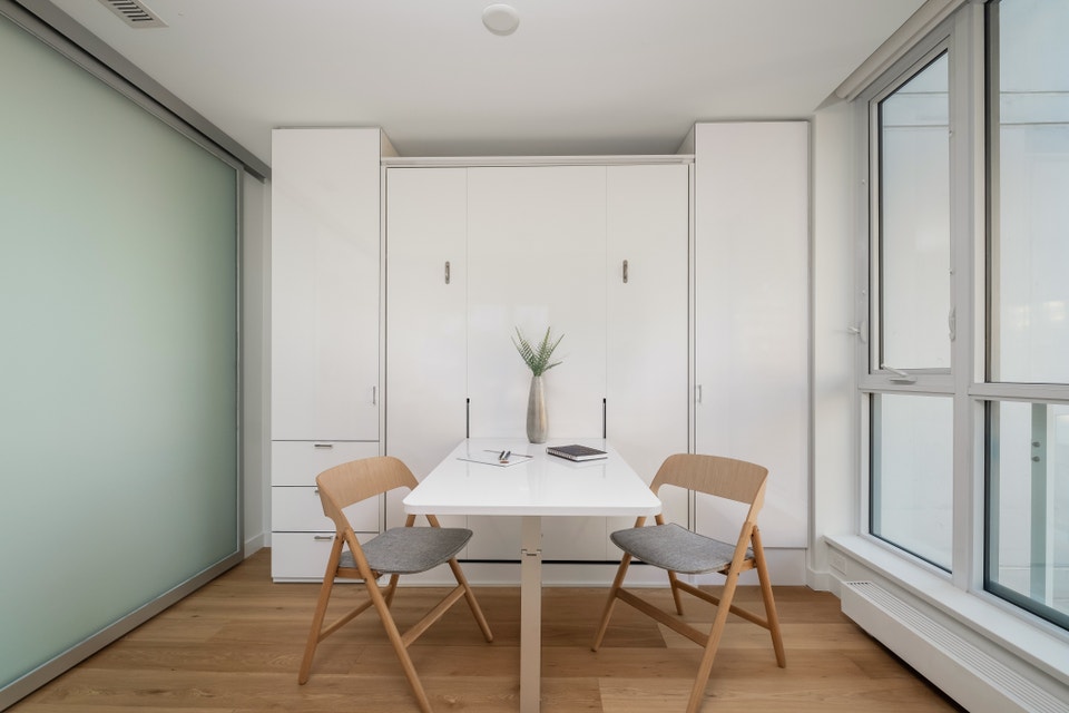 Bright 1 Bedroom Close to beach and Stanley Park 4