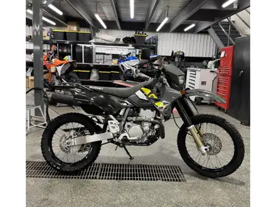 2021 Suzuki DRZ400S Suzuki DRZ400S 2021 Les photos peuvent être à titre indicatif et sans inscriptio...