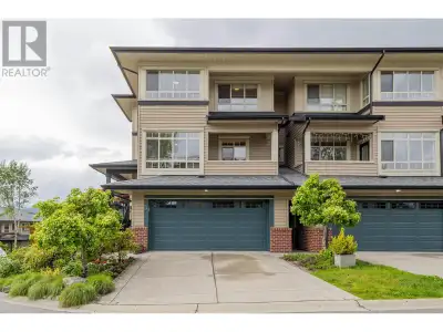 SIMPLY THE BEST! Welcome home to this executive townhome in Silver Heights Estates in the highly sou...