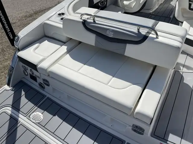 2023 Chaparral 26 Surf - LOADED! Only 22 Hours! in Powerboats & Motorboats in Saskatoon - Image 11