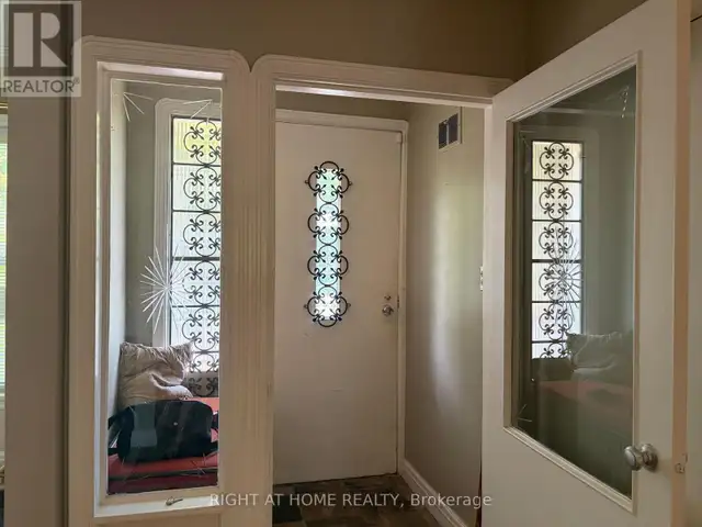 36 Forest Wood Toronto (Bedford Park-Nortown), Ontario, photo 4 of 4