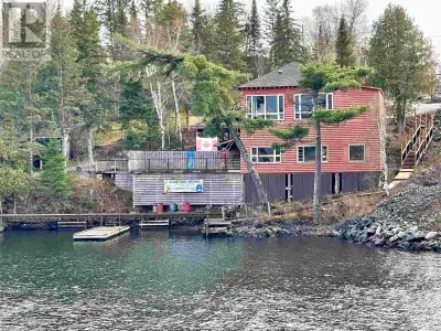 Live & Work the Dream on the shores of Lake of the Woods...commercial opportunity in Sioux Narrows w...