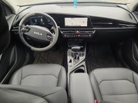 Come see this certified 2025 Kia Niro EX | Hybrid | Heated Wheel + Seats | Nav | Smart Cruise | Remo... (image 2)