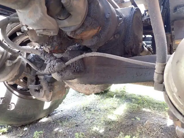 2001 Mack RB688S in Heavy Trucks in Longueuil / South Shore - Image 23