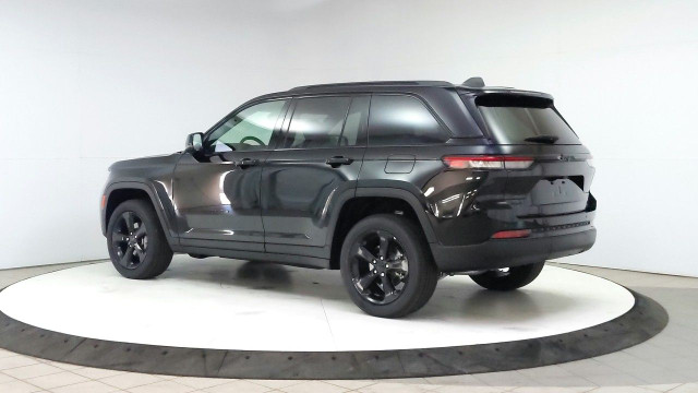 2025 Jeep Grand Cherokee in Cars & Trucks in Lethbridge - Image 3