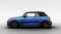 La *MINI Cooper Cabriolet JCW 2026* est un véhicule sportif aux performances exaltantes. Doté d'un t... (image 3)