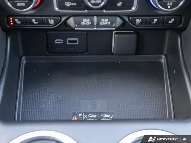 2024 Chevrolet Suburban High Country | HUD | Wireless Carplay in Cars & Trucks in London - Image 34