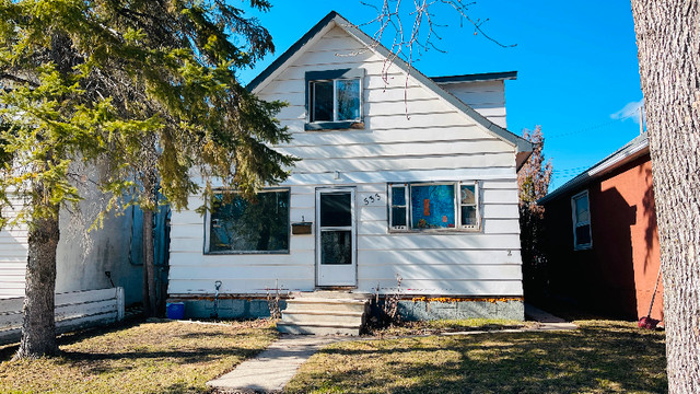 Great duplex for sale in St .Boniface in Houses for Sale in Winnipeg