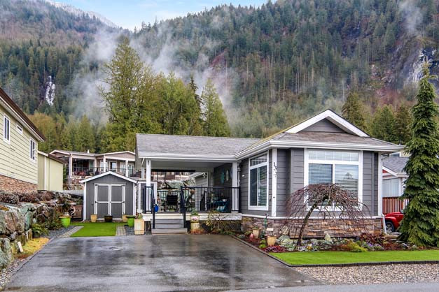 Beautiful Open Plan! in Houses for Sale in Chilliwack